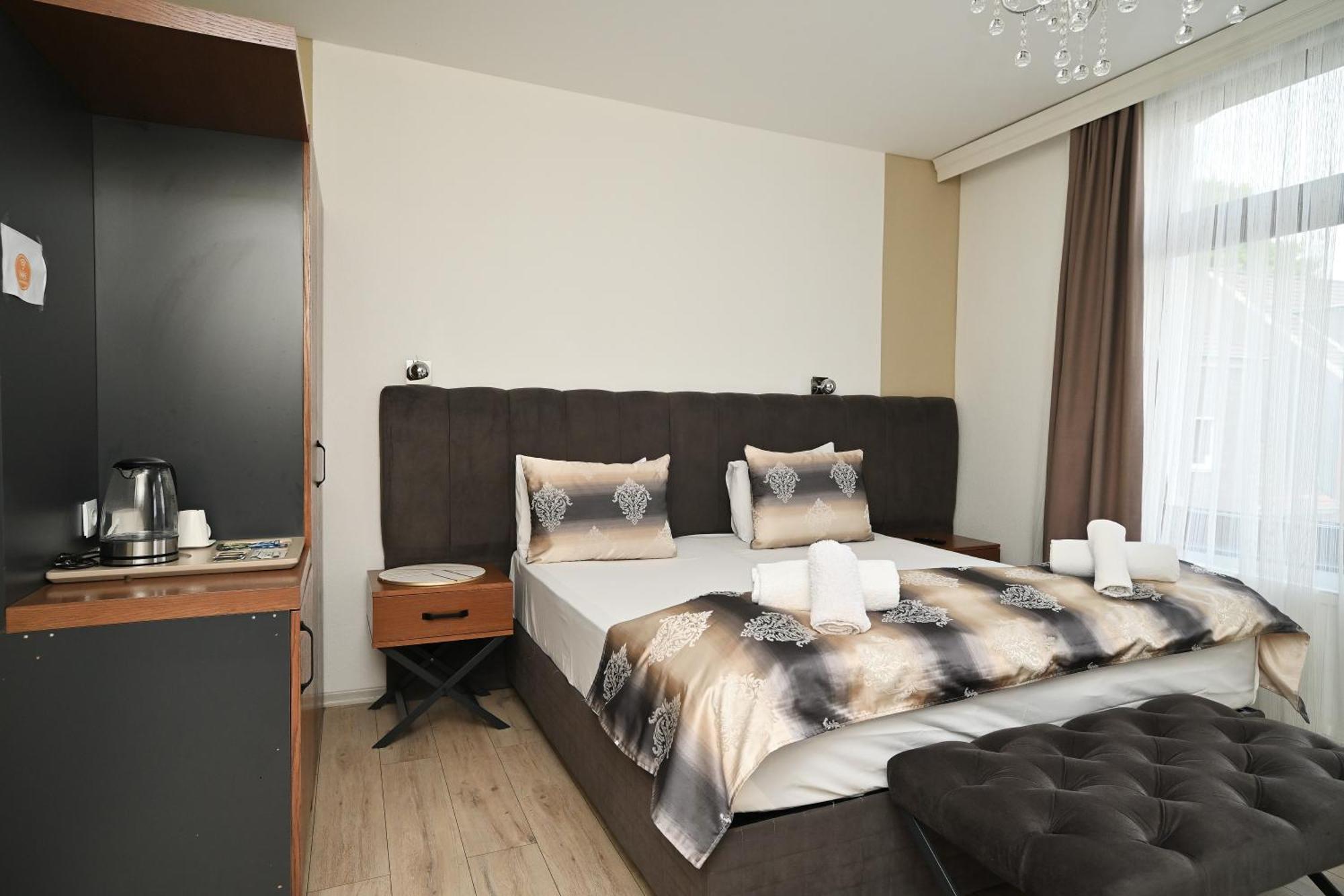 Kispet Deluxe Hotels&Suites Oberhausen  Exteriör bild