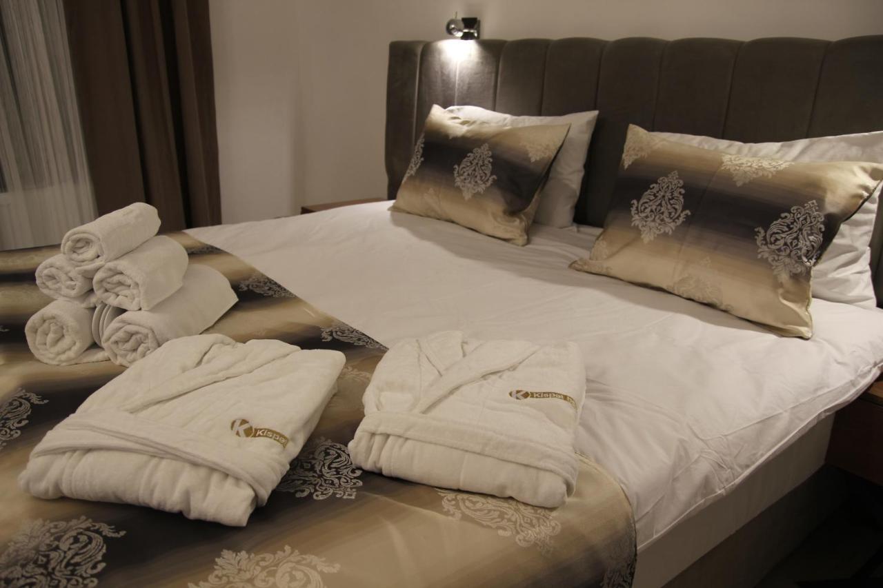 Kispet Deluxe Hotels&Suites Oberhausen  Exteriör bild