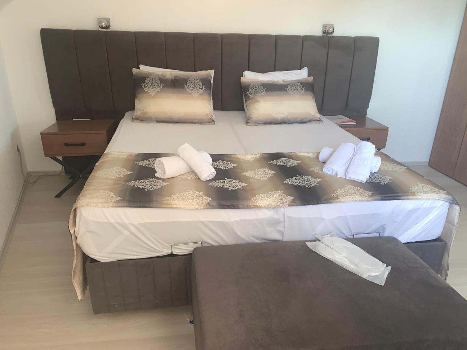 Kispet Deluxe Hotels&Suites Oberhausen  Exteriör bild